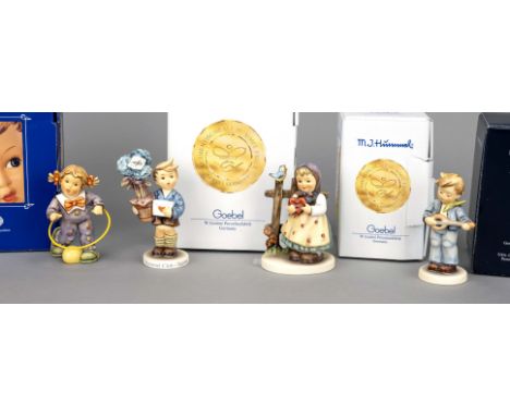 Konvolut aus 4 Hummelfiguren, Goebel, darunter: ''Ein süßer Gruß'', 1964, sign., polychrom bemalt, Modellnr. 352, H. 10,5 cm;