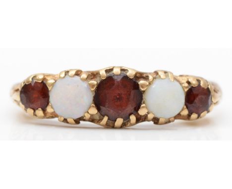 A vintage 9ct gold opal and garnet five stone ring, N, 1.8gm 