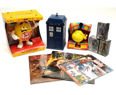 Small quantity of collectables, to include M&amp;M Alarm clock, Doctor Who TARDIS, Eaglemoss DC figurines, and others. genera