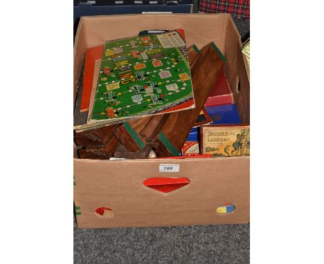 Games and Toys - a Bayko Building set;  Solitaire;  turned chess set;  Kan-U-Go;  etc 