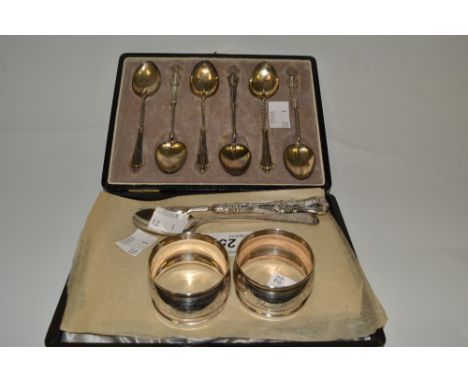 A set of six silver Onslow pattern tea spoons, cased;  a silver hafted pickle fork;  two silver napkin rings;  silver teaspoo