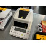 Moisture Analyzer