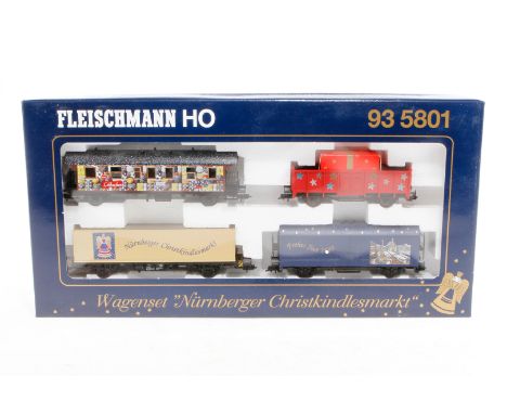 Fleischmann Wagen-Set ”Nürnberger Christkindlesmarkt” 935801, Spur H0, 4-teilig, Alterungsspuren, OK, Z 2