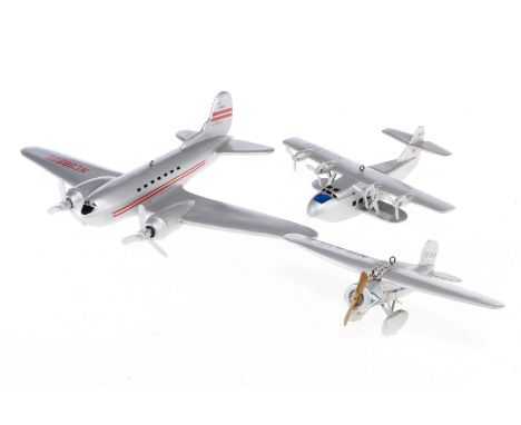 AM Packung mit 3 Flugzeugen, Kunststoff, für ”Around the World Globe”, Alterungsspuren, im tw besch. OK