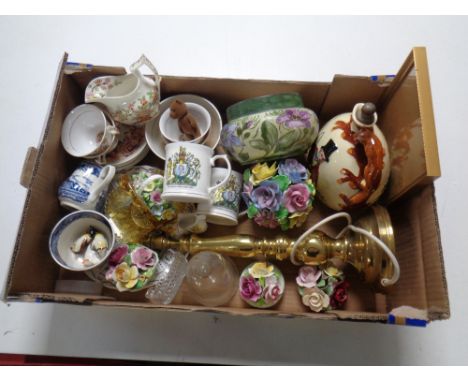 A box containing miscellaneous ceramics including Royal Doulton hand painted planter, brass table lamp, china flower posies, 