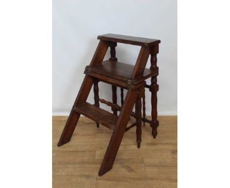 Good quality set of oak library steps with spindle back and bobbin turned legs, 45cm wide, 95.5cm high
