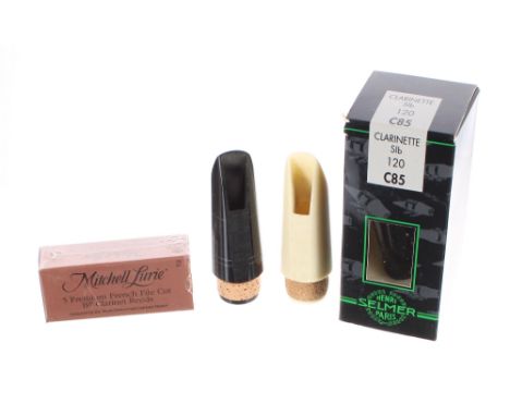 Selmer Paris C85 120 clarinet mouthpieces; together with a Vandemon M mouthpiece and a white mouthpiece; also a box of Mitche