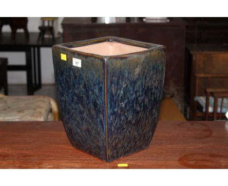 A modern lustre square planter