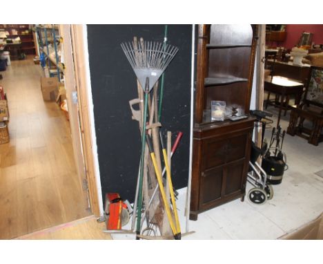 A selection of miscellaneous hand and garden tools  
