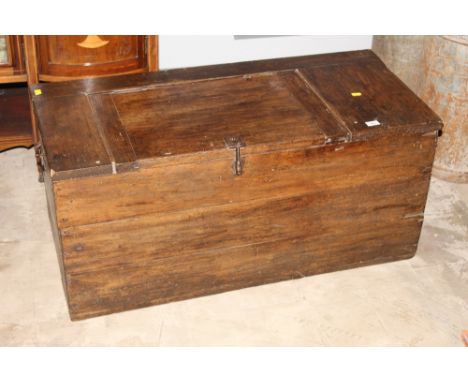 A stained pine trunk, 48 cm high, 104 cm wide, 46 cm deep