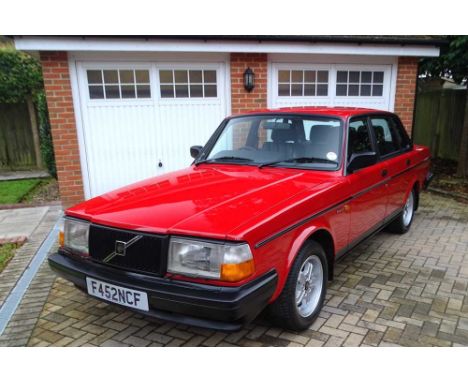 Registration No: F452 NCF Chassis No: YV1244847J1331711  MOT: May 2025Displaying 92,600 miles from newIn single-family owners