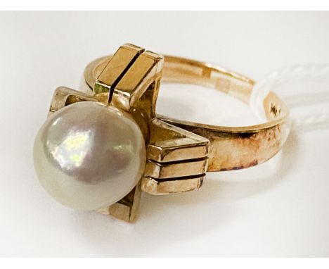 14CT GOLD &amp; PEARL RING - SIZE M - 7.1 GRAMS APPROX