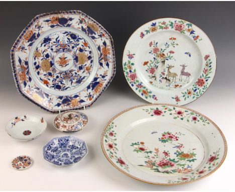 A selection of Chinese porcelain, 18th century and later, to include a Kangxi Imari charger, of octagonal form, 33.5cm wide, 