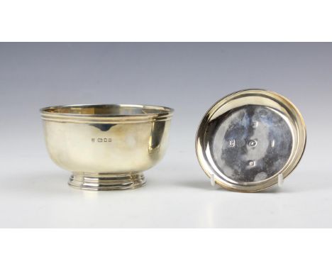 A George V silver bowl, C S Harris & Sons Ltd, London 1930, the stepped rim above plain polished bowl upon stepped spreading 