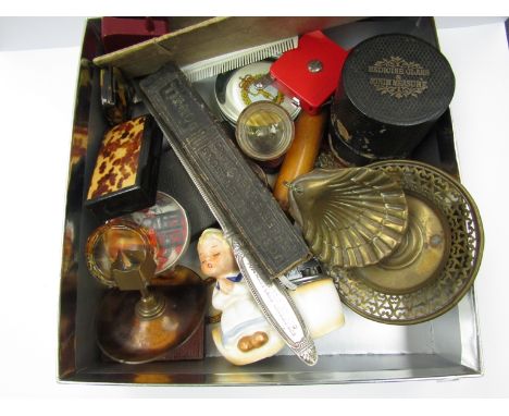 A tray of mixed smalls including medicine glass, cut throat razor, tape measures, snuff box etc
