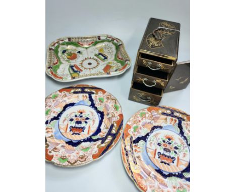 A pair of Spode Arita-style plates pattern 2590, 21.5cm diameter, a rectangular dish, 25cm wide, and an Oriental lacquer mini