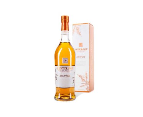 GLENMORANGIE 'A MIDWINTER NIGHT'S DRAM' 1ST EDITIONSingle malt.Famous for their unique stills, each as tall as an adult giraf