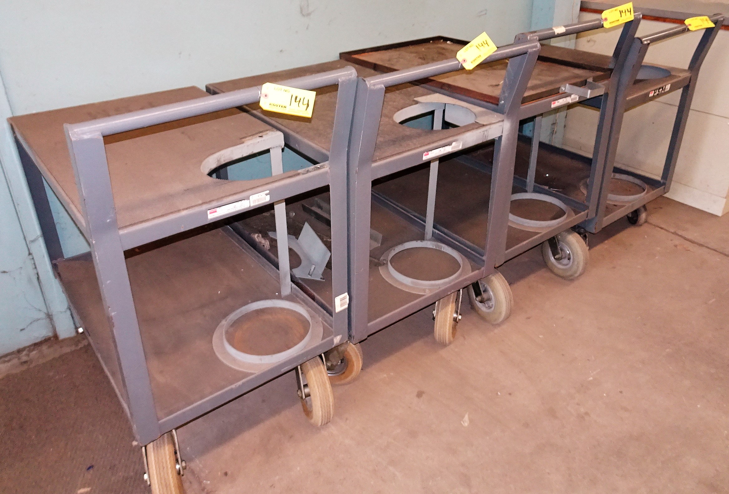 (4) Dayton Mdl. 4YW79 Portable Gas Receiving Carts