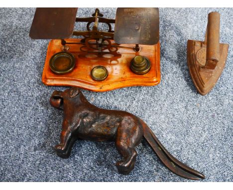 Postal scales, nut cracker etc.