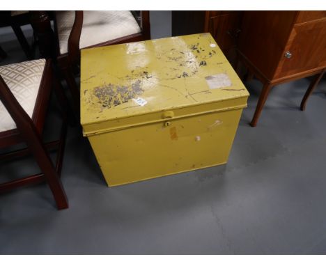 Metal trunk