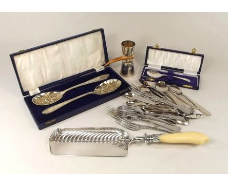 MISCELLANEOUS.
A Victorian EPNS crumb scoop, a hallmarked silver cased spoon, cased EPNS berry spoons & other flatware etc.