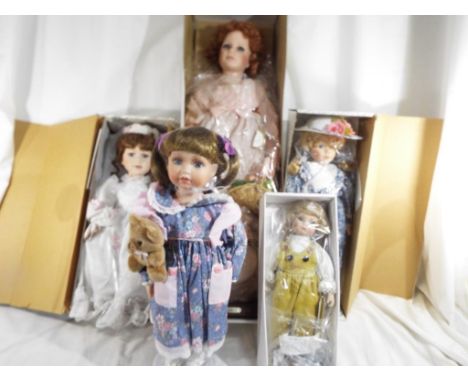 Five ceramic dressed dolls by Alberon (5)