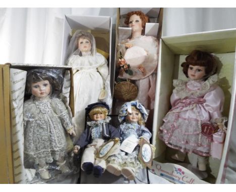 Five ceramic dressed dolls by Alberon (5)