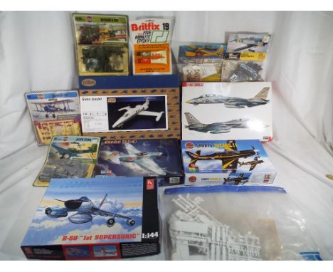 Airfix - a quantity of Airfix and similar construction model sets to include a Hasegawa model Tomcat, a Testors Gates Learjet