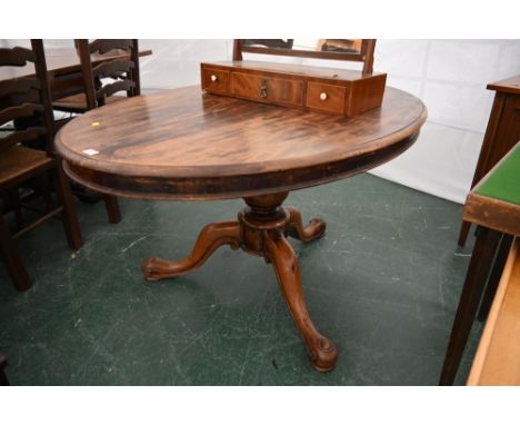 Victorian mahogany Loo table, raised on tripod base, height 73 cm, width 97 cm, length +/- 130 cm