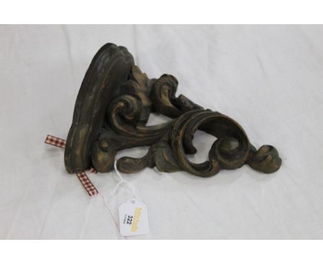 Small carved wooden wall bracket, 8.5 cm x 24 cm 