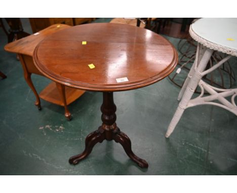 A Victorian mahogany tripod occasional table, height 68 cm, diameter 56 cm