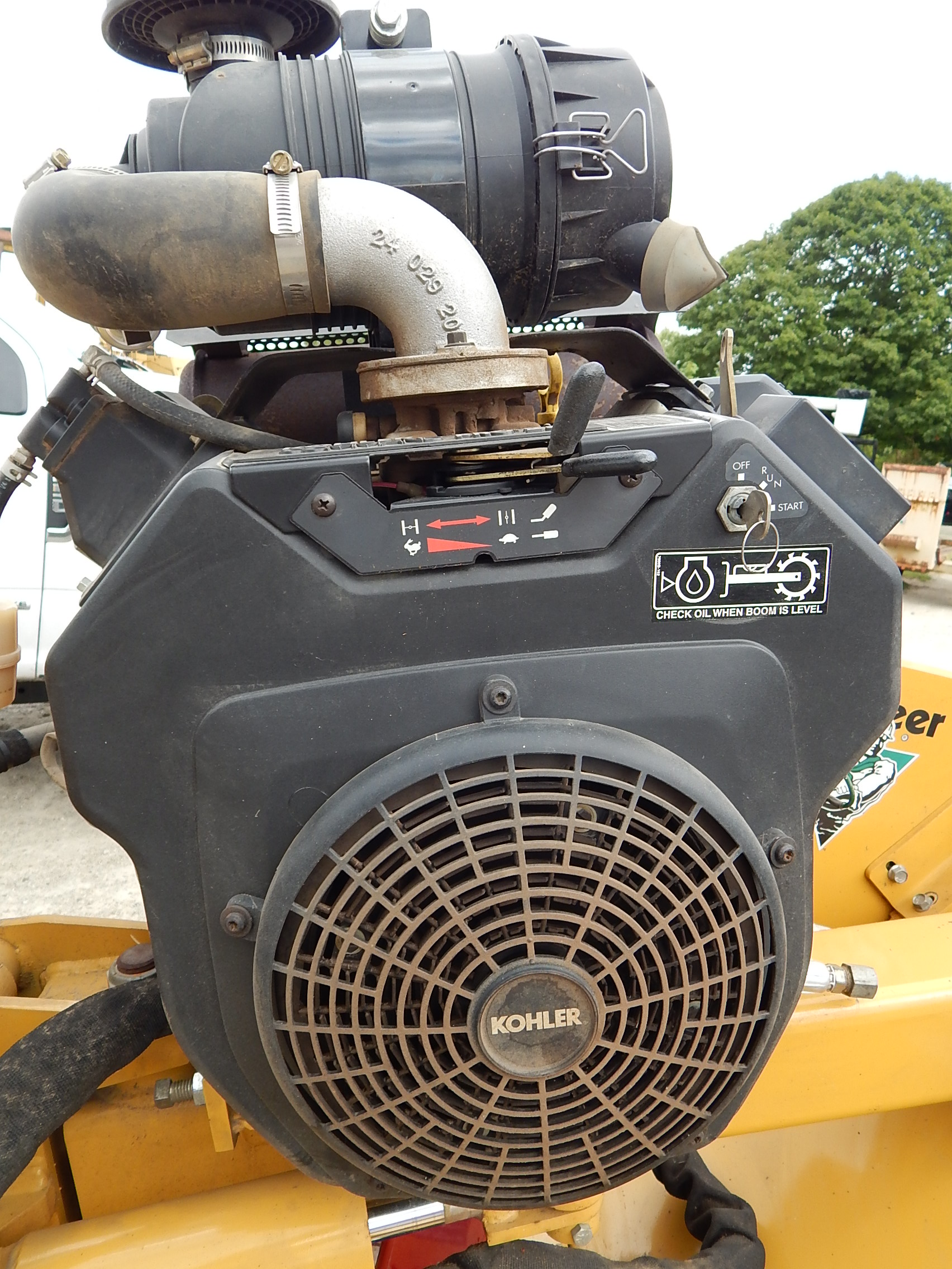 Vermeer SC252 Stump Grinder 25 HP s/n 3117801571, Kohler Command Pro 25