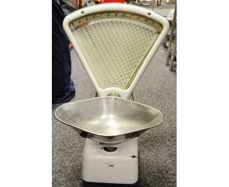 A set of vintage Avery grocer's scales.