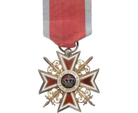 Officer 's Cross, 1st Model, Military. Breast Badge, 42 mm, Silver gilt, both sides enameled, original ring and military virt