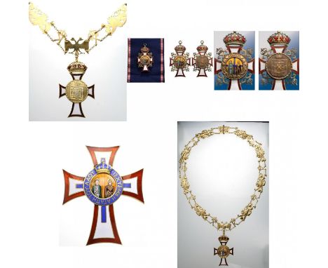 A complete group of Knight of Collar: gilt silver neck chain composed by 8 lions passant with red enameled tongues, 4 crowned