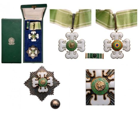 Grand Officer's Set, 2nd Class, instituted in 1934. Neck Badge, 55 mm, gilt Silver, hallmarked "swan", enameled (chip on one 