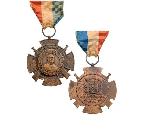 3rd Class, Military Type, instituted in 1959. Breast Badge, Bronze, 49 mm, original suspension ring and ribbon with attachmen