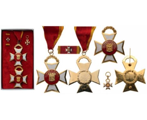 Grand Officer's Set, 2nd Class, instituted in 1948. Neck Badge, 53 mm, gilt Bronze, multipart construction, obverse enameled,