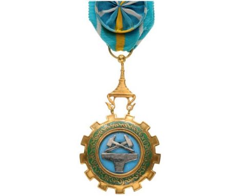 Officer's Cross, instituted in 1966. Breast Badge, 45 mm, gilt Brass, multipart construction, central medallion silvered and 