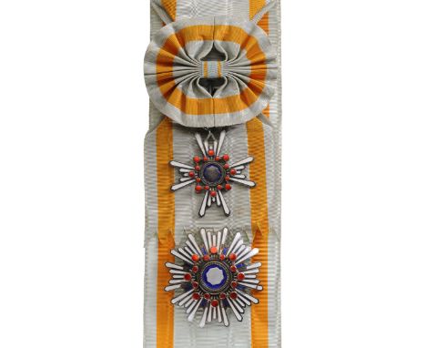 Grand Cross Set, instituted in 1888. Sash Badge, 65 mm, gilt Silver, obverse enameled, center mirror silver polished, reverse