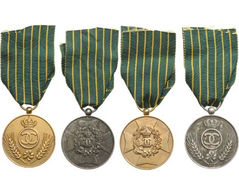 Set 1-2 Classes. Breast Badges, 34 mm, gilt Silver and Silver, original suspension rings and ribbons. Rare! I R!