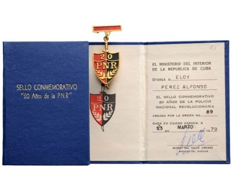 Breast Badge, 41x22 mm, gilt Bronze, obverse lacquered, original suspension device. Comes with awarding document given in 197