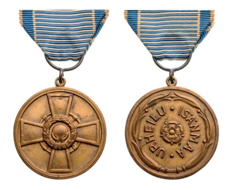 Breast Badge, Bronze, 32 mm, with original suspension ring and ribbon. I