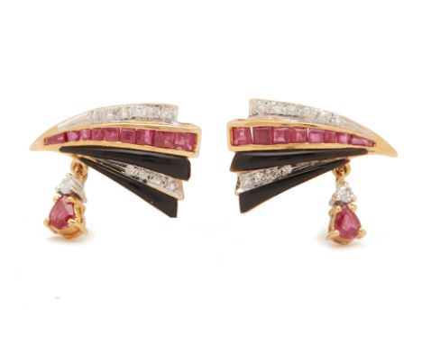 A PAIR OF RUBY, ONXY AND DIAMOND EARRINGS
Set in 18k yellow gold, with square, round and pear cut rubies and diamonds
Marked 