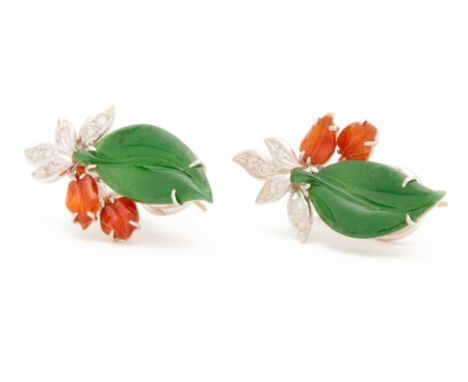 A PAIR OF JADE AND DIAMOND FOLIATE CLIP EARRINGS
Set in 18k white gold with carved leaf decoration
2.5cm drop
6g
Condition: F