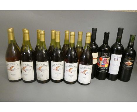 Sixteen bottles of New World wine, comprising twelve 1988 Hochwalds Australian sauvignon blanc, a 1997 Garnet Point cabernet 