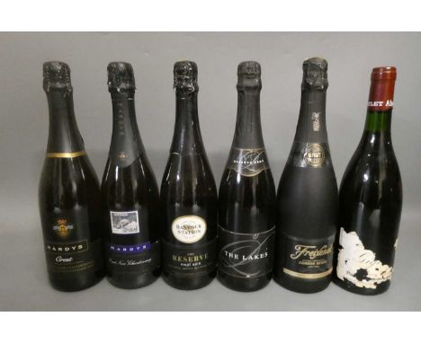 Five bottles of sparkling wine and brut, comprising Hardys pinot noir chardonnay, Hardys crest NV pinot noir chardonnay, Banr