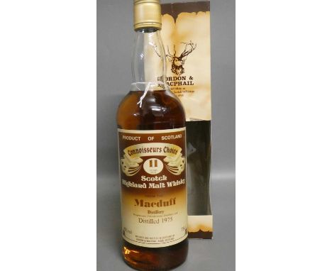 One bottle Connoisseurs Choice Macduff 11yr old Scotch Highland malt whisky, distilled 1975, Gordon &amp; Macphail bottling, 