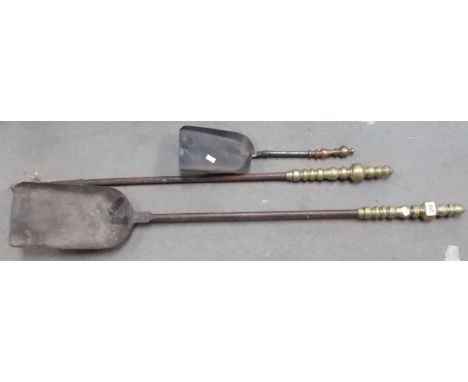 Pair of large George III brass and steel fire tools with brass turned handles, together with a smaller scoop (3).