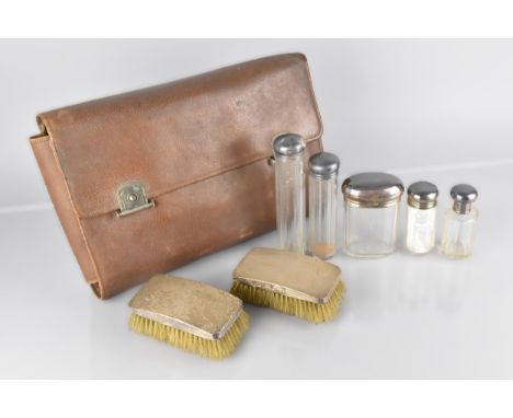 An Early 20th Century Goldsmiths &amp; Silversmiths Leather Gentleman's Travelling Vanity Case Complete with Five Goldsmiths 